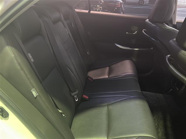 クラウン 2.5アスリート アニバーサリーエディション 純正8インチナビ サンルーフ 本革シート ワンセグテレビ 走行中視聴可能 DVD視聴可能 Bluetooth バックカメラ メモリーパワーシート シートヒーター&ベンチレーション 電動リアサンシェード(18枚目)