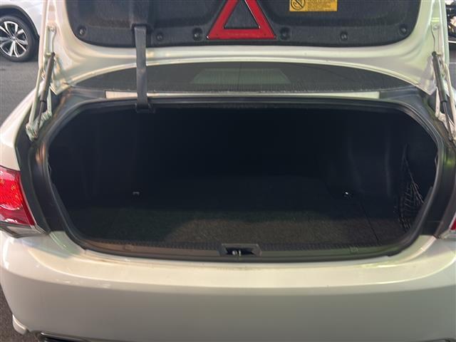 クラウン 2.5アスリート アニバーサリーエディション 純正8インチナビ サンルーフ 本革シート ワンセグテレビ 走行中視聴可能 DVD視聴可能 Bluetooth バックカメラ メモリーパワーシート シートヒーター&ベンチレーション 電動リアサンシェード(19枚目)