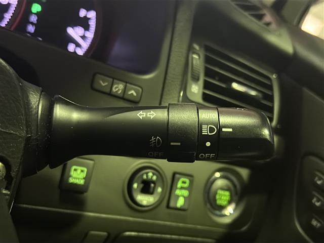 クラウン 2.5アスリート アニバーサリーエディション 純正8インチナビ サンルーフ 本革シート ワンセグテレビ 走行中視聴可能 DVD視聴可能 Bluetooth バックカメラ メモリーパワーシート シートヒーター&ベンチレーション 電動リアサンシェード(25枚目)