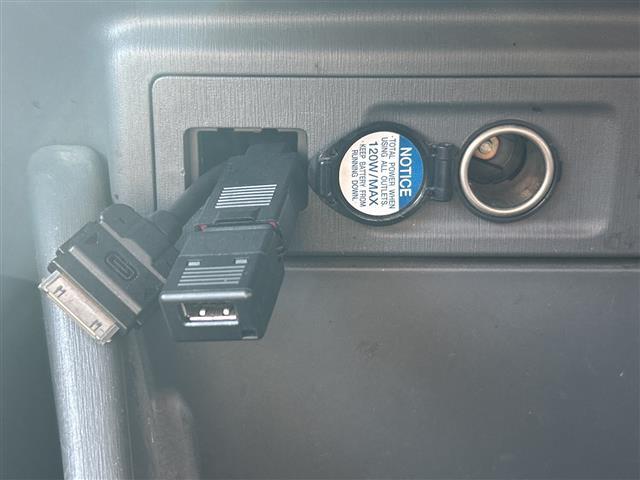 プリウスアルファ Ｓツーリングセレクション　社外ナビ／フルセグＴＶ／Ｂカメラ／ＥＴＣ／ＡＵＸ／エンジンスターター／プッシュスタート／ＡＵＴＯライト／（32枚目）