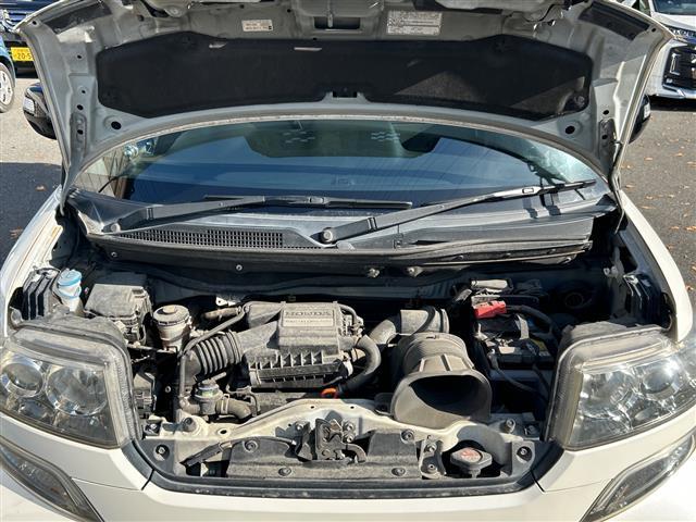 Ｎ－ＢＯＸ ２トーンカラースタイルモデューロＸ　Ｇ・ターボパック　純正ディスプレイオーディオ／ワンセグＴＶ／両側パワスラ／レザーステアリング／パドルシフト／プッシュスタート／ＵＳＢ／ＡＵＴＯライト／レザー調シートカバー／ドラレコ／（15枚目）