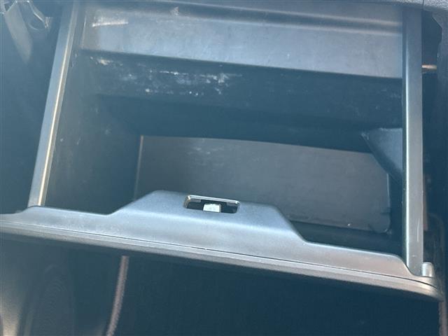 Ｎ－ＢＯＸ ２トーンカラースタイルモデューロＸ　Ｇ・ターボパック　純正ディスプレイオーディオ／ワンセグＴＶ／両側パワスラ／レザーステアリング／パドルシフト／プッシュスタート／ＵＳＢ／ＡＵＴＯライト／レザー調シートカバー／ドラレコ／（33枚目）