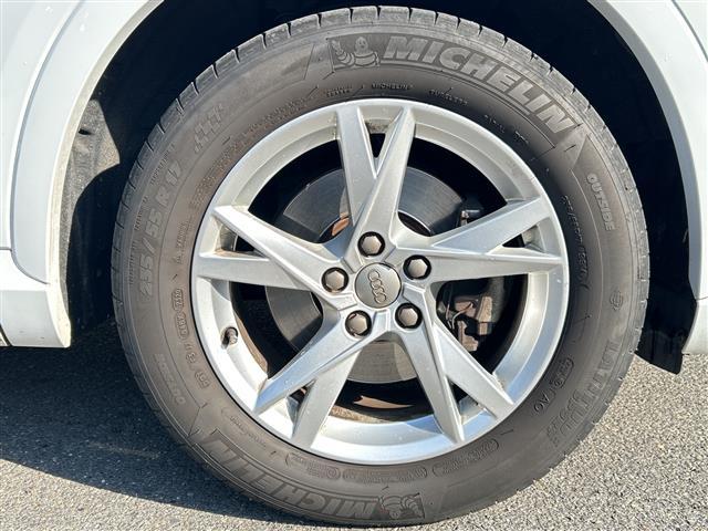 Ｑ３ １．４ＴＦＳＩスポーツ　黒革シート／純正ナビ／バックカメラ／ＥＴＣ／シートヒーター／コーナーセンサー／アイドリングストップ／パワーシート／パワーバックドア／ワンセグＴＶ／（12枚目）