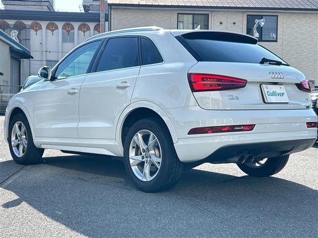 Ｑ３ １．４ＴＦＳＩスポーツ　黒革シート／純正ナビ／バックカメラ／ＥＴＣ／シートヒーター／コーナーセンサー／アイドリングストップ／パワーシート／パワーバックドア／ワンセグＴＶ／（43枚目）