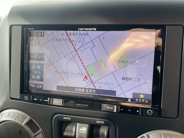ジープ・ラングラーアンリミテッド スポーツ　４ＷＤ　社外７インチナビ　フルセグＴＶ　テレビキッド　リモコンキー　ＥＴＣ　前後ドラレコ　純正フロアマットバックカメラ　ＬＥＤヘッドライト　ミラーヒーター　純正アルミホイール（21枚目）