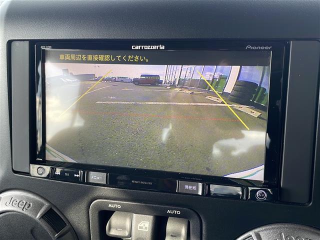 ジープ・ラングラーアンリミテッド スポーツ　４ＷＤ　社外７インチナビ　フルセグＴＶ　テレビキッド　リモコンキー　ＥＴＣ　前後ドラレコ　純正フロアマットバックカメラ　ＬＥＤヘッドライト　ミラーヒーター　純正アルミホイール（24枚目）