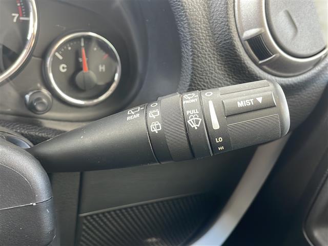 ジープ・ラングラーアンリミテッド スポーツ　４ＷＤ　社外７インチナビ　フルセグＴＶ　テレビキッド　リモコンキー　ＥＴＣ　前後ドラレコ　純正フロアマットバックカメラ　ＬＥＤヘッドライト　ミラーヒーター　純正アルミホイール（30枚目）