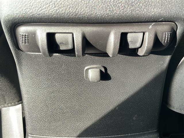 ジープ・ラングラーアンリミテッド スポーツ　４ＷＤ　社外７インチナビ　フルセグＴＶ　テレビキッド　リモコンキー　ＥＴＣ　前後ドラレコ　純正フロアマットバックカメラ　ＬＥＤヘッドライト　ミラーヒーター　純正アルミホイール（37枚目）