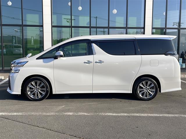 ヴェルファイア ２．５Ｚ　Ａエディション　ゴールデンアイズ　純正ＳＤナビ　後席モニター１２．８インチ　ＥＴＣ　追従式クルーズコントロール　革巻きステアリング　ステアリングスイッチ　フロントワイパーデアイサー　両側パワスラ　プリクラッシュセーフティ（6枚目）