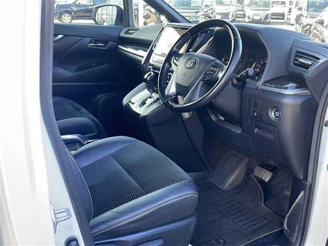 ヴェルファイア ２．５Ｚ　Ａエディション　ゴールデンアイズ　純正ＳＤナビ　後席モニター１２．８インチ　ＥＴＣ　追従式クルーズコントロール　革巻きステアリング　ステアリングスイッチ　フロントワイパーデアイサー　両側パワスラ　プリクラッシュセーフティ（10枚目）