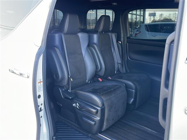 ヴェルファイア ２．５Ｚ　Ａエディション　ゴールデンアイズ　純正ＳＤナビ　後席モニター１２．８インチ　ＥＴＣ　追従式クルーズコントロール　革巻きステアリング　ステアリングスイッチ　フロントワイパーデアイサー　両側パワスラ　プリクラッシュセーフティ（12枚目）