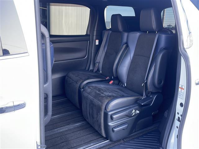 ヴェルファイア ２．５Ｚ　Ａエディション　ゴールデンアイズ　純正ＳＤナビ　後席モニター１２．８インチ　ＥＴＣ　追従式クルーズコントロール　革巻きステアリング　ステアリングスイッチ　フロントワイパーデアイサー　両側パワスラ　プリクラッシュセーフティ（13枚目）