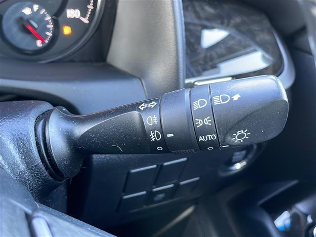 ヴェルファイア ２．５Ｚ　Ａエディション　ゴールデンアイズ　純正ＳＤナビ　後席モニター１２．８インチ　ＥＴＣ　追従式クルーズコントロール　革巻きステアリング　ステアリングスイッチ　フロントワイパーデアイサー　両側パワスラ　プリクラッシュセーフティ（30枚目）