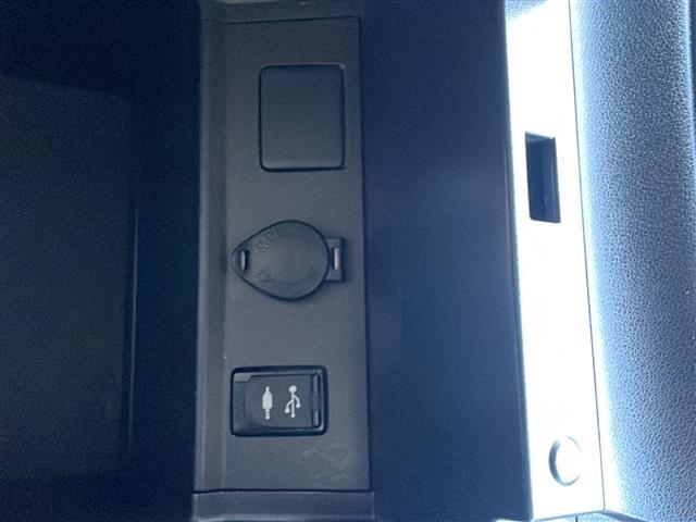 ヴェルファイア Ｚ　Ｇエディション　・モデリスタフルエアロ・４ＷＤ・純正１０インチナビ（ＡＭ／ＦＭ／ＣＤ／ＤＶＤ／ＢＴ／ＡＵＸ／ＵＳＢ／フルセグ）・ＪＢＬサウンド・両側パワースライドドア・パワーシート（メモリー付き）（32枚目）