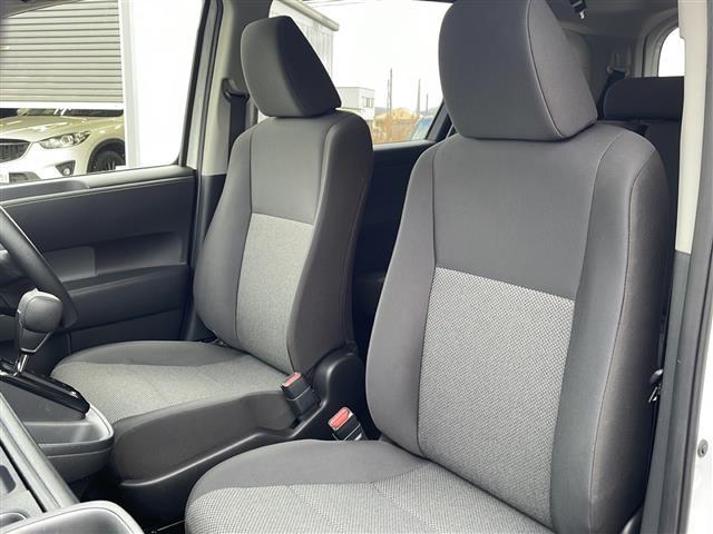 シエンタ ハイブリッドX ・4WD・社外SDナビ(BT・CD・ラジオ)・バックカメラ・片側パワースライドドア・レーダークルーズコントロール・ビルドインETC・オートライト・オートマチックハイビーム・レーンキープアシスト(11枚目)