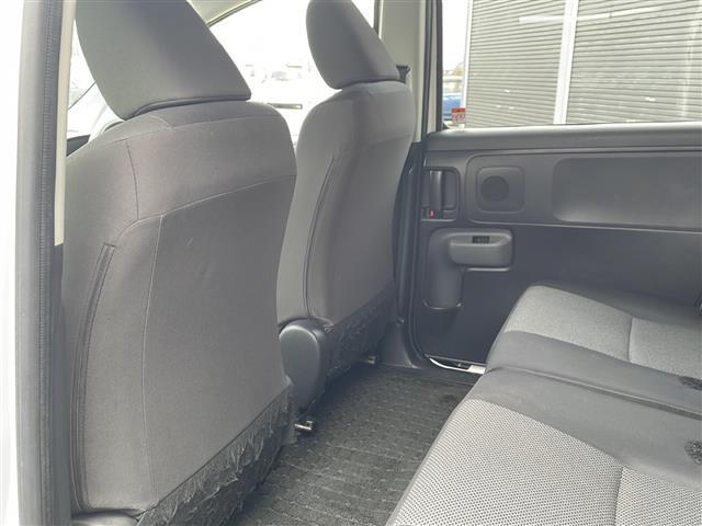 シエンタ ハイブリッドX ・4WD・社外SDナビ(BT・CD・ラジオ)・バックカメラ・片側パワースライドドア・レーダークルーズコントロール・ビルドインETC・オートライト・オートマチックハイビーム・レーンキープアシスト(14枚目)