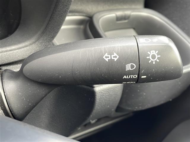 シエンタ ハイブリッドX ・4WD・社外SDナビ(BT・CD・ラジオ)・バックカメラ・片側パワースライドドア・レーダークルーズコントロール・ビルドインETC・オートライト・オートマチックハイビーム・レーンキープアシスト(29枚目)