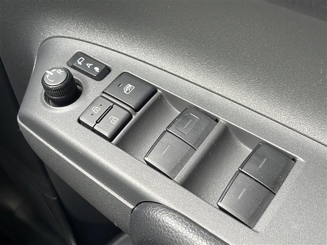 シエンタ ハイブリッドX ・4WD・社外SDナビ(BT・CD・ラジオ)・バックカメラ・片側パワースライドドア・レーダークルーズコントロール・ビルドインETC・オートライト・オートマチックハイビーム・レーンキープアシスト(33枚目)