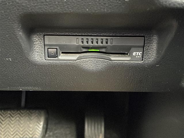 シエンタ ハイブリッドX ・4WD・社外SDナビ(BT・CD・ラジオ)・バックカメラ・片側パワースライドドア・レーダークルーズコントロール・ビルドインETC・オートライト・オートマチックハイビーム・レーンキープアシスト(35枚目)