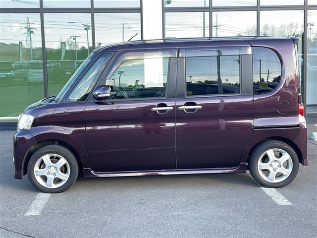 タント Gスペシャル 4WD・純正SDナビ(ワンセグ ラジオ Bluetooth)・片側パワースライドドア・バックカメラ・スマートキー・フォグライト・純正フロアマット・ドアバイザー・純正アルミホイール付夏タイヤ積込(6枚目)