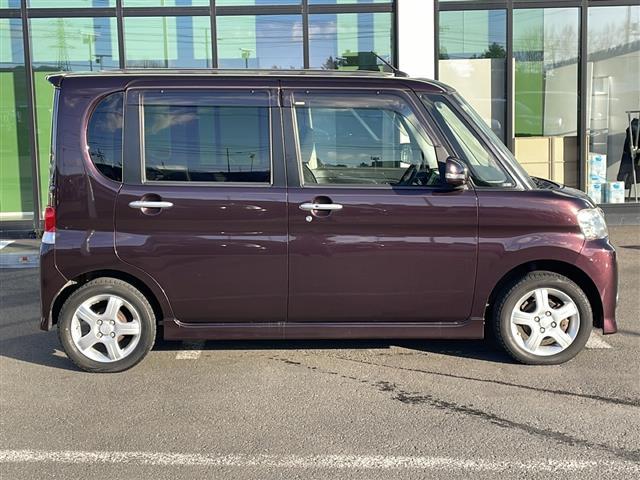 タント Gスペシャル 4WD・純正SDナビ(ワンセグ ラジオ Bluetooth)・片側パワースライドドア・バックカメラ・スマートキー・フォグライト・純正フロアマット・ドアバイザー・純正アルミホイール付夏タイヤ積込(7枚目)