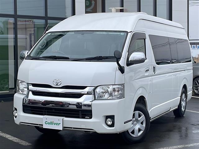 ハイエースバン ロングワイドスーパーGL ・4WD・キャンピング仕様・シンク・冷蔵庫・電子レンジ・FFヒーター・換気扇・テレビ・外部電源・取り外しテーブル・可変式ベッド・社外SDメモリナビ・・バックカメラ・片側パワースライドドア(2枚目)
