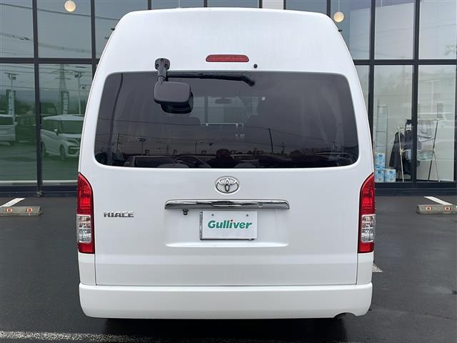 ハイエースバン ロングワイドスーパーGL ・4WD・キャンピング仕様・シンク・冷蔵庫・電子レンジ・FFヒーター・換気扇・テレビ・外部電源・取り外しテーブル・可変式ベッド・社外SDメモリナビ・・バックカメラ・片側パワースライドドア(5枚目)