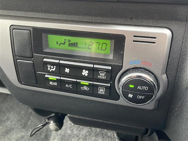 ハイエースバン ロングワイドスーパーGL ・4WD・キャンピング仕様・シンク・冷蔵庫・電子レンジ・FFヒーター・換気扇・テレビ・外部電源・取り外しテーブル・可変式ベッド・社外SDメモリナビ・・バックカメラ・片側パワースライドドア(29枚目)