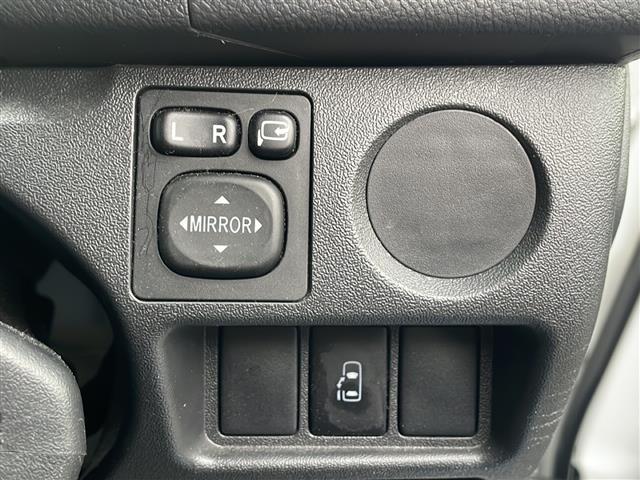 ハイエースバン ロングワイドスーパーGL ・4WD・キャンピング仕様・シンク・冷蔵庫・電子レンジ・FFヒーター・換気扇・テレビ・外部電源・取り外しテーブル・可変式ベッド・社外SDメモリナビ・・バックカメラ・片側パワースライドドア(31枚目)