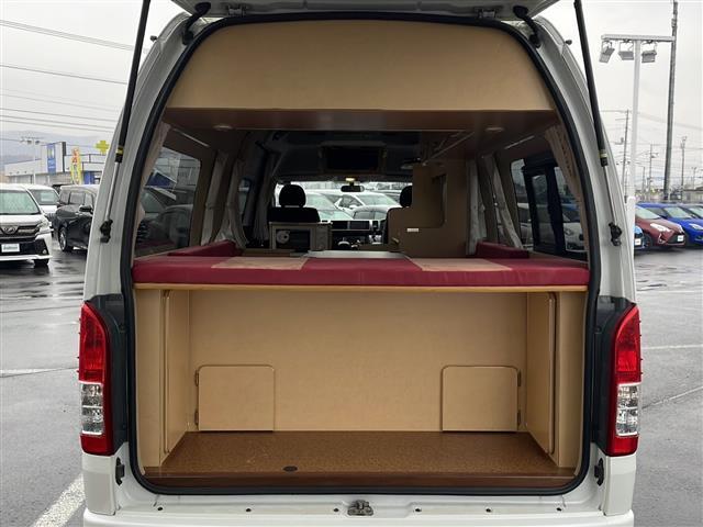 ハイエースバン ロングワイドスーパーGL ・4WD・キャンピング仕様・シンク・冷蔵庫・電子レンジ・FFヒーター・換気扇・テレビ・外部電源・取り外しテーブル・可変式ベッド・社外SDメモリナビ・・バックカメラ・片側パワースライドドア(33枚目)