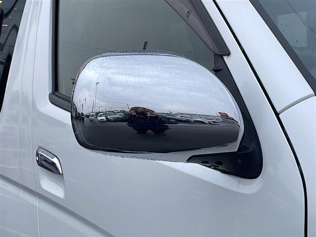 ハイエースバン ロングワイドスーパーGL ・4WD・キャンピング仕様・シンク・冷蔵庫・電子レンジ・FFヒーター・換気扇・テレビ・外部電源・取り外しテーブル・可変式ベッド・社外SDメモリナビ・・バックカメラ・片側パワースライドドア(38枚目)