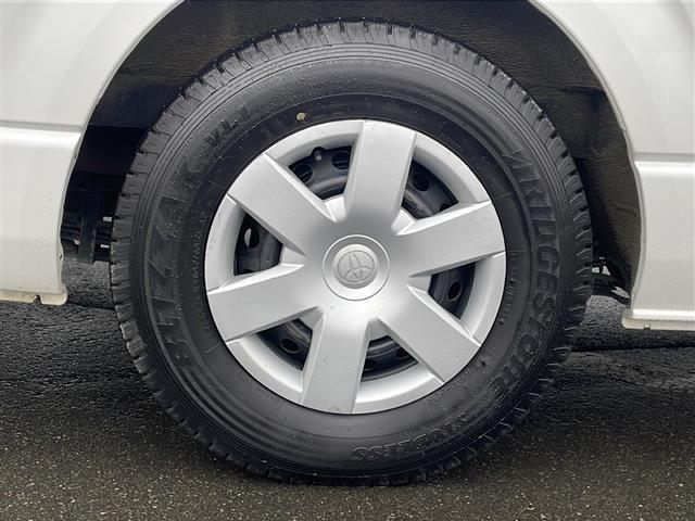 ハイエースバン ロングワイドスーパーGL ・4WD・キャンピング仕様・シンク・冷蔵庫・電子レンジ・FFヒーター・換気扇・テレビ・外部電源・取り外しテーブル・可変式ベッド・社外SDメモリナビ・・バックカメラ・片側パワースライドドア(39枚目)