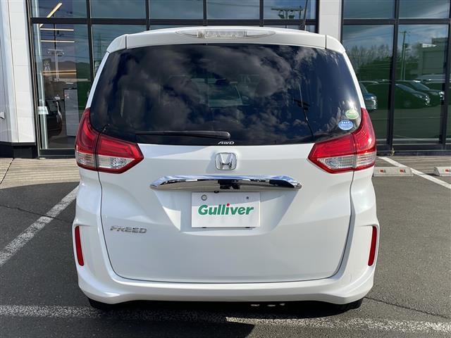 フリード Ｇ・ホンダセンシング　・４ＷＤ・社外ＳＤメモリナビ（ＣＤ・ＤＶＤ・ＢＴ・フルセグ・ＳＤ・ｉｐｏｄ）・バックカメラ・両側パワースライドドア・横滑り防止装置・ワイパーデアイサー・ホンダセンシング・ビルトインＥＴＣ（5枚目）