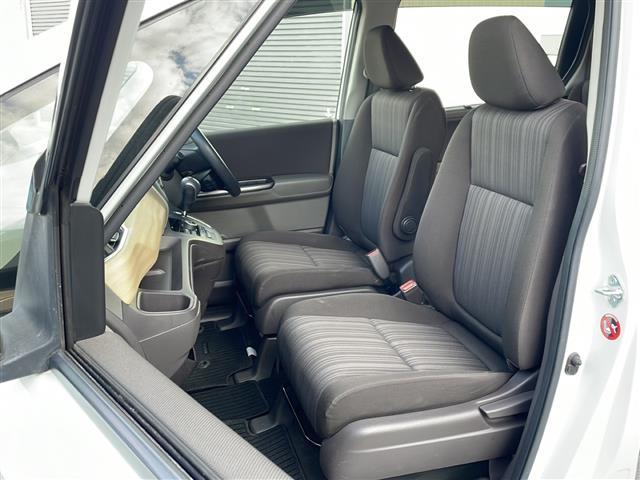 フリード Ｇ・ホンダセンシング　・４ＷＤ・社外ＳＤメモリナビ（ＣＤ・ＤＶＤ・ＢＴ・フルセグ・ＳＤ・ｉｐｏｄ）・バックカメラ・両側パワースライドドア・横滑り防止装置・ワイパーデアイサー・ホンダセンシング・ビルトインＥＴＣ（9枚目）