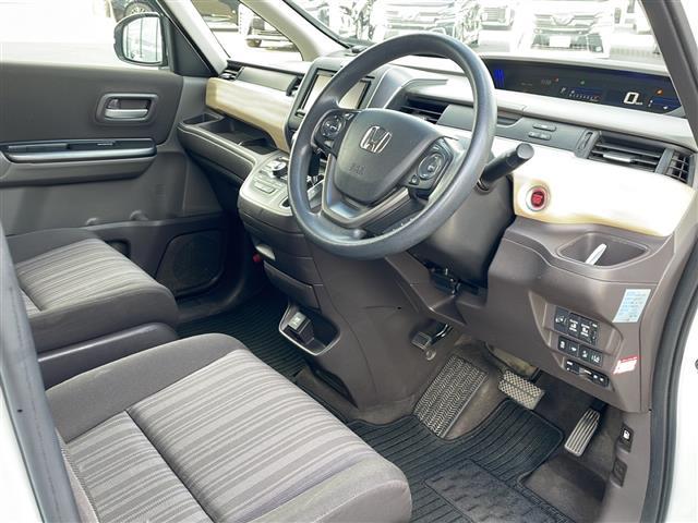 フリード Ｇ・ホンダセンシング　・４ＷＤ・社外ＳＤメモリナビ（ＣＤ・ＤＶＤ・ＢＴ・フルセグ・ＳＤ・ｉｐｏｄ）・バックカメラ・両側パワースライドドア・横滑り防止装置・ワイパーデアイサー・ホンダセンシング・ビルトインＥＴＣ（10枚目）