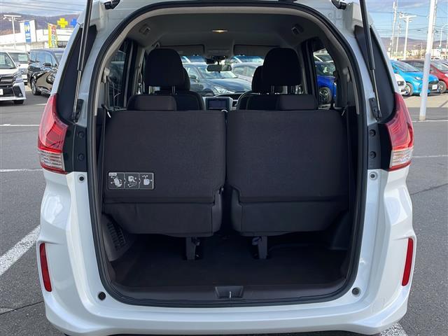 フリード Ｇ・ホンダセンシング　・４ＷＤ・社外ＳＤメモリナビ（ＣＤ・ＤＶＤ・ＢＴ・フルセグ・ＳＤ・ｉｐｏｄ）・バックカメラ・両側パワースライドドア・横滑り防止装置・ワイパーデアイサー・ホンダセンシング・ビルトインＥＴＣ（16枚目）