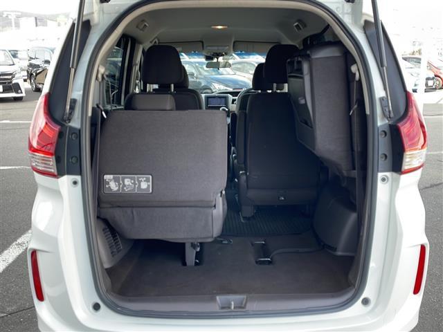 フリード Ｇ・ホンダセンシング　・４ＷＤ・社外ＳＤメモリナビ（ＣＤ・ＤＶＤ・ＢＴ・フルセグ・ＳＤ・ｉｐｏｄ）・バックカメラ・両側パワースライドドア・横滑り防止装置・ワイパーデアイサー・ホンダセンシング・ビルトインＥＴＣ（17枚目）