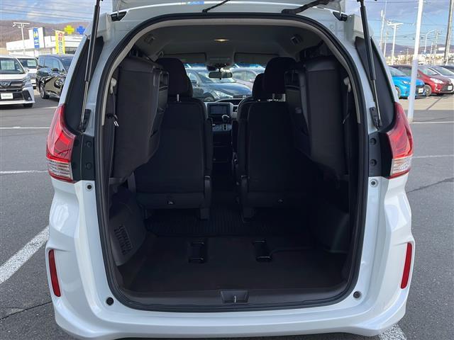 フリード Ｇ・ホンダセンシング　・４ＷＤ・社外ＳＤメモリナビ（ＣＤ・ＤＶＤ・ＢＴ・フルセグ・ＳＤ・ｉｐｏｄ）・バックカメラ・両側パワースライドドア・横滑り防止装置・ワイパーデアイサー・ホンダセンシング・ビルトインＥＴＣ（18枚目）