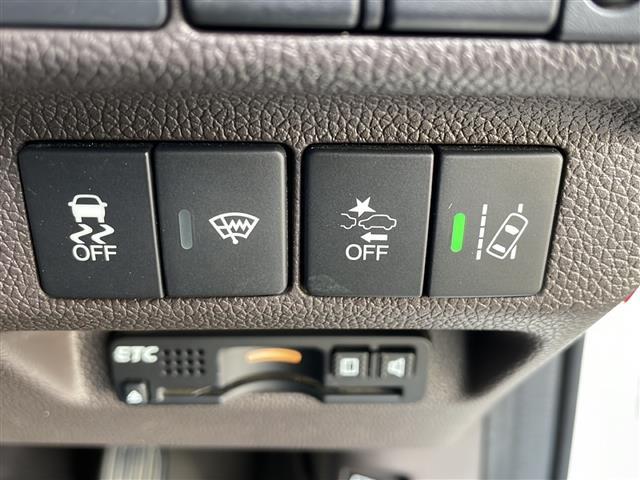 フリード Ｇ・ホンダセンシング　・４ＷＤ・社外ＳＤメモリナビ（ＣＤ・ＤＶＤ・ＢＴ・フルセグ・ＳＤ・ｉｐｏｄ）・バックカメラ・両側パワースライドドア・横滑り防止装置・ワイパーデアイサー・ホンダセンシング・ビルトインＥＴＣ（38枚目）