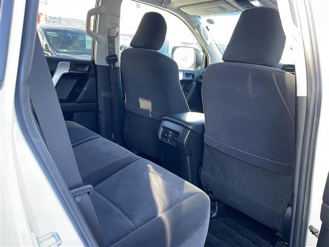 ランドクルーザープラド TX 寒冷地仕様 ワンオーナー 社外ナビ&BT&CD&DVD&TV トヨタセーフティセンス レーダークルコン レーンキープアシスト 純正フロアマット スマートキー スペアキー LEDヘッドライト(14枚目)