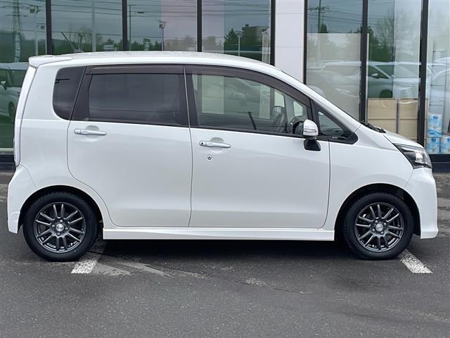 ムーヴ カスタム X SA ・4WD・寒冷地仕様・社外オーディオ(AM/FM/CD/ipod)・アイドリングストップ・衝突被害軽減ブレーキ・スマートキー・プッシュスタート・LEDヘッドライト・オートライト(7枚目)