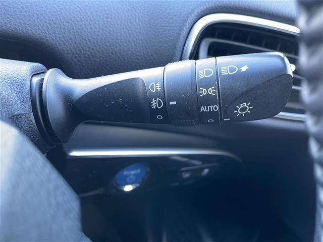 プリウス A 純正9インチSDナビ 純正エンスタ ETC S-IPA レーンディパーチャーアラート BSM 車両接近一時停止スイッチ コーナーセンサー 夏タイヤあり バックカメラ LED フォグライト オートライト(35枚目)