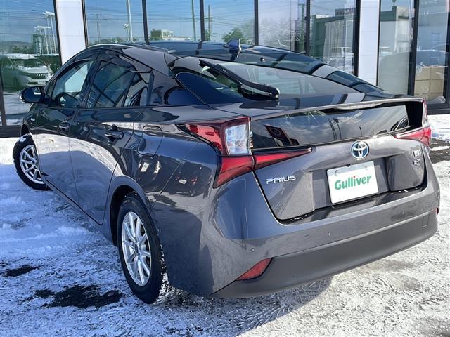 プリウス A 純正9インチSDナビ 純正エンスタ ETC S-IPA レーンディパーチャーアラート BSM 車両接近一時停止スイッチ コーナーセンサー 夏タイヤあり バックカメラ LED フォグライト オートライト(43枚目)