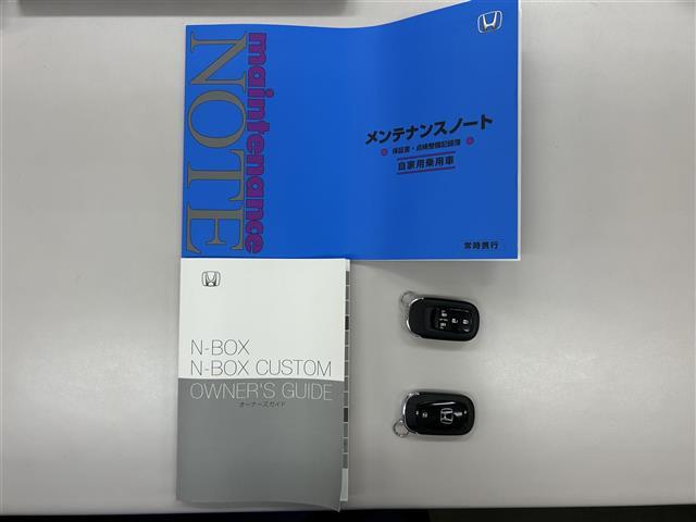 N-BOX ベースグレード バックカメラ/Honda SENSING/電動パーキングブレーキ/オートマチックブレーキホールド/コンビニフック付きシートバックテーブル/オートリトラミラー/純正フロアマット/スペアキー/ドアバイザー(9枚目)