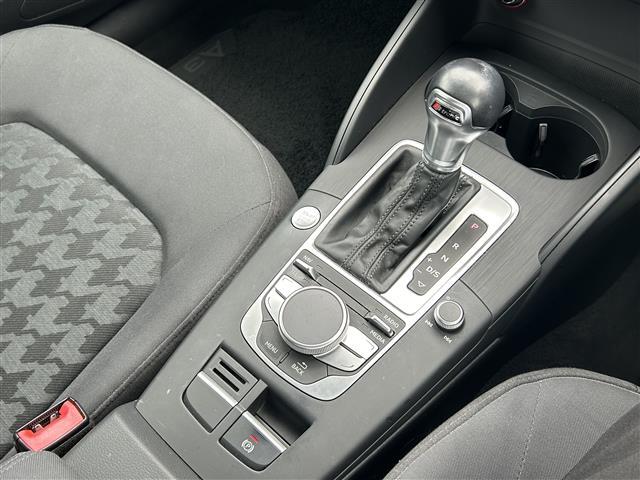 A3 スポーツバック1.4TFSI 純正MMIナビ/AM/FM/CD/DVD/AMI/BT/フルセグ/ジュークBOX/ACC/ETC/クリアランスソナー/オートHIDヘッドライト/ステアリモコン/Audimaltimedia/スペアキー(14枚目)