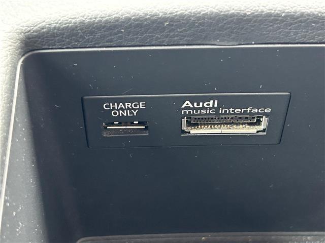 A3 スポーツバック1.4TFSI 純正MMIナビ/AM/FM/CD/DVD/AMI/BT/フルセグ/ジュークBOX/ACC/ETC/クリアランスソナー/オートHIDヘッドライト/ステアリモコン/Audimaltimedia/スペアキー(24枚目)