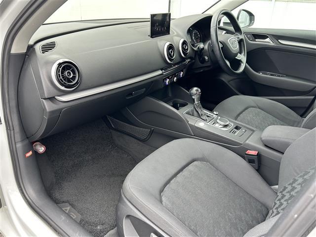 A3 スポーツバック1.4TFSI 純正MMIナビ/AM/FM/CD/DVD/AMI/BT/フルセグ/ジュークBOX/ACC/ETC/クリアランスソナー/オートHIDヘッドライト/ステアリモコン/Audimaltimedia/スペアキー(28枚目)