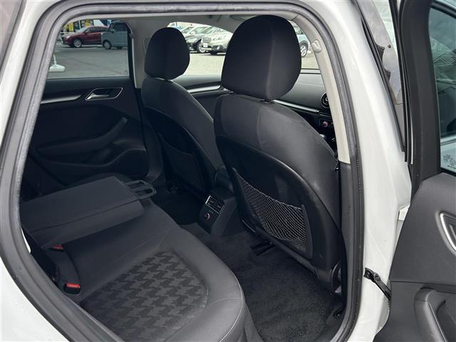 A3 スポーツバック1.4TFSI 純正MMIナビ/AM/FM/CD/DVD/AMI/BT/フルセグ/ジュークBOX/ACC/ETC/クリアランスソナー/オートHIDヘッドライト/ステアリモコン/Audimaltimedia/スペアキー(30枚目)