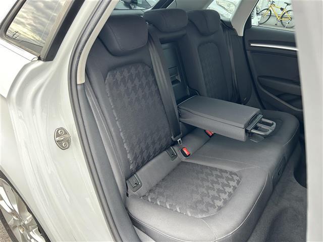 A3 スポーツバック1.4TFSI 純正MMIナビ/AM/FM/CD/DVD/AMI/BT/フルセグ/ジュークBOX/ACC/ETC/クリアランスソナー/オートHIDヘッドライト/ステアリモコン/Audimaltimedia/スペアキー(31枚目)