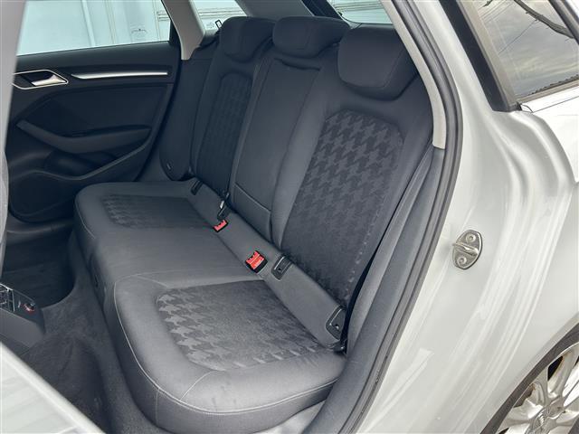 A3 スポーツバック1.4TFSI 純正MMIナビ/AM/FM/CD/DVD/AMI/BT/フルセグ/ジュークBOX/ACC/ETC/クリアランスソナー/オートHIDヘッドライト/ステアリモコン/Audimaltimedia/スペアキー(33枚目)